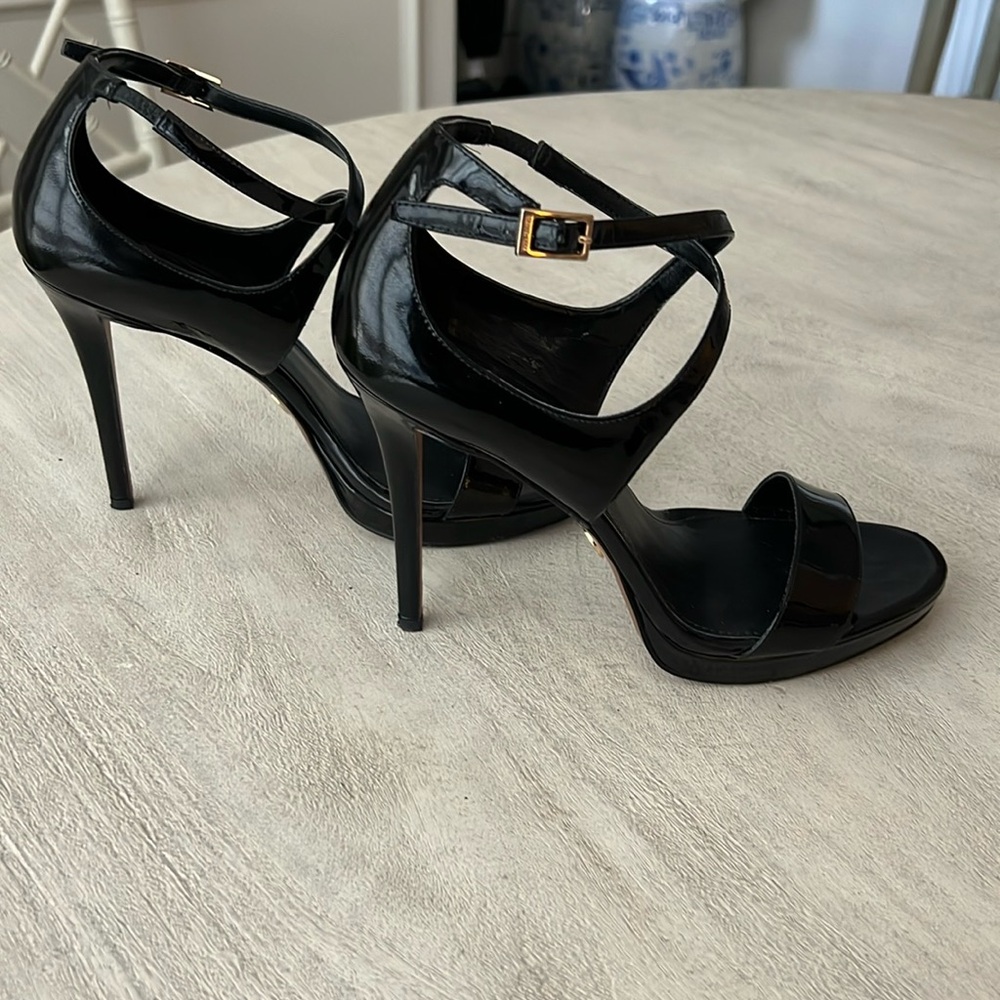 Michael Kors Black Patent Leather Sandal‎ Heels Women’s Size 7.5 - Picture 9 of 10